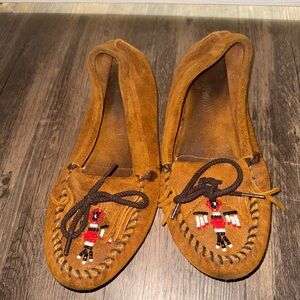 Minnetonka Moccasins | Size 8